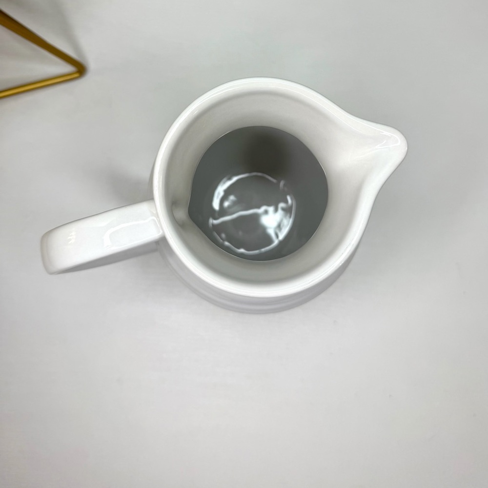 Le Creuset White Pitcher .7 L - Picture 5 of 6